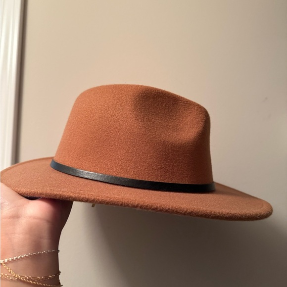 Camel color flat brim hat - Picture 3 of 3